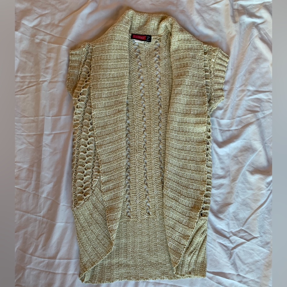 Beige and Gold Thread Shortsleeved Knit Cardigan